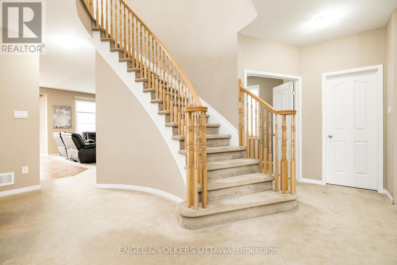 166 MACARA CRESCENT, Ottawa. Luxury613. By Peter Sagos - Image 24