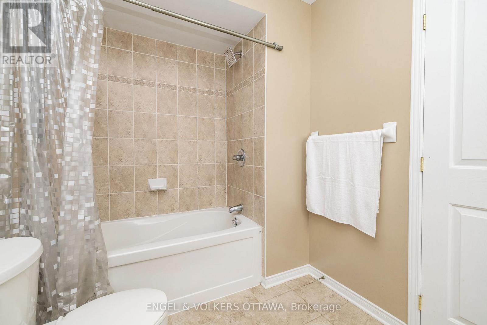 166 MACARA CRESCENT, Ottawa. Luxury613. By Peter Sagos - Image 41