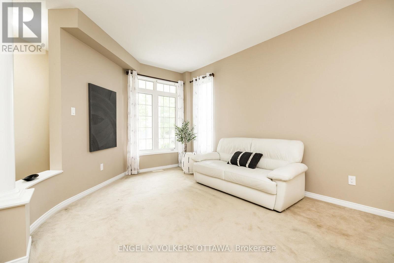 166 MACARA CRESCENT, Ottawa. Luxury613. By Peter Sagos - Image 7