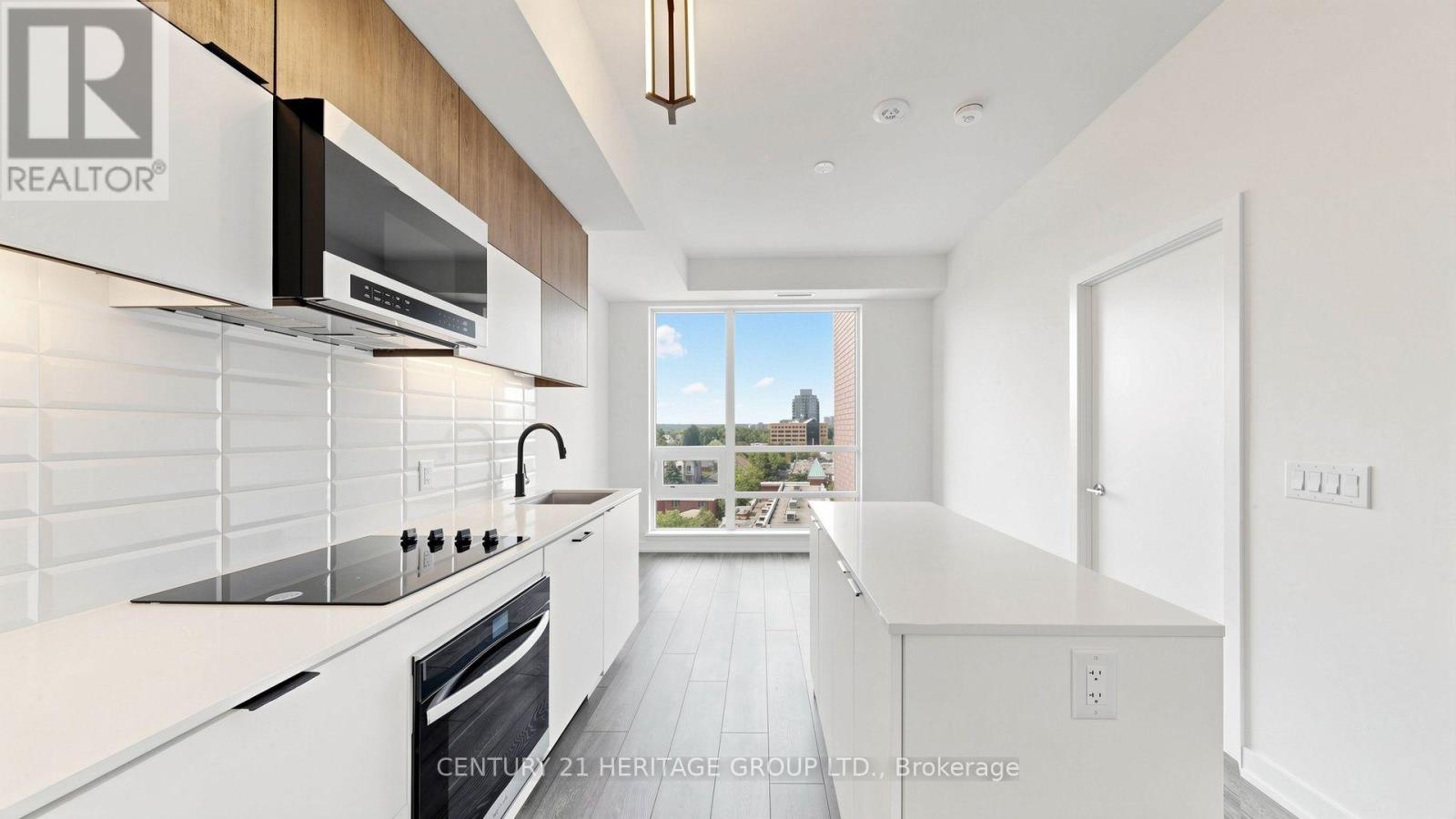 #622 8888 YONGE STREET - 10