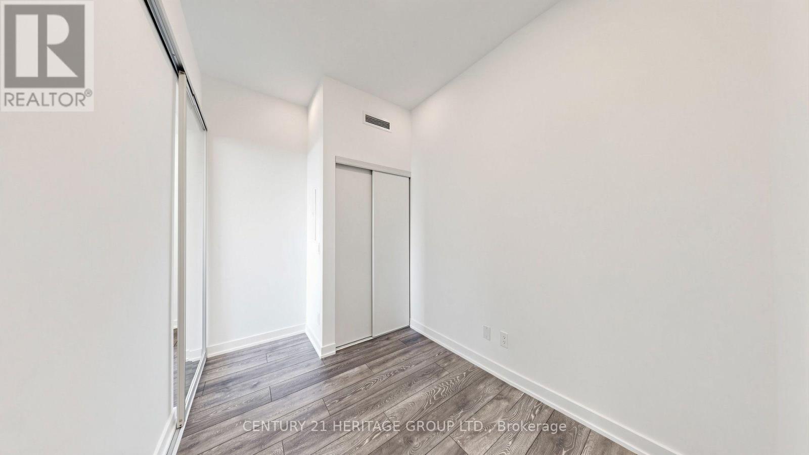 #622 8888 YONGE STREET - 18