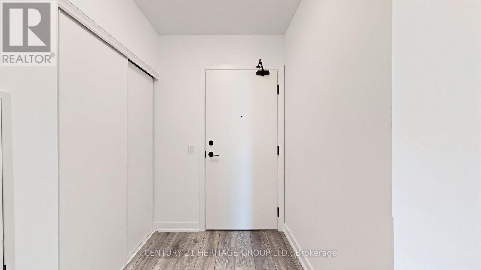 #622 8888 YONGE STREET - 24