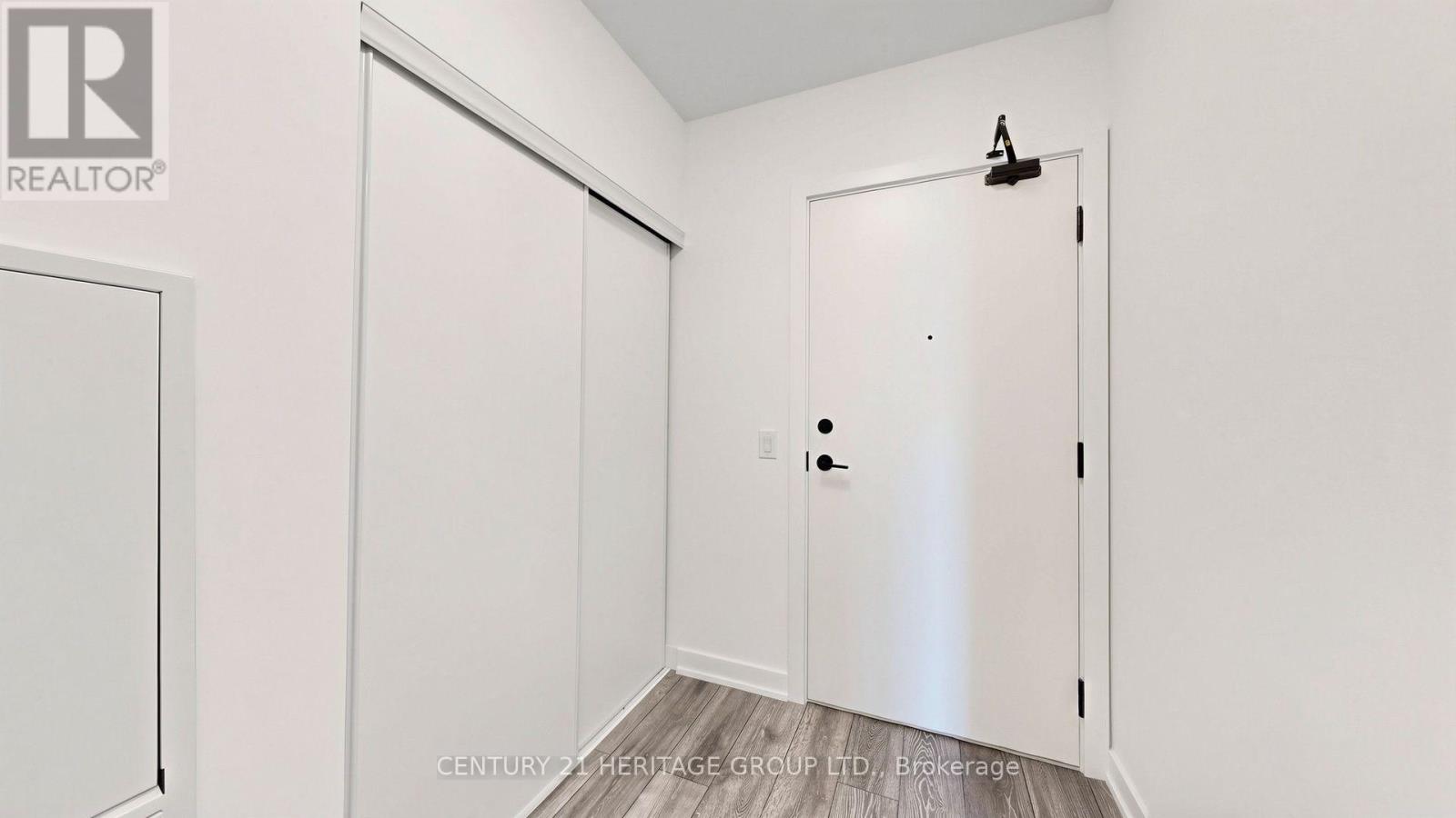 #622 8888 YONGE STREET - 25