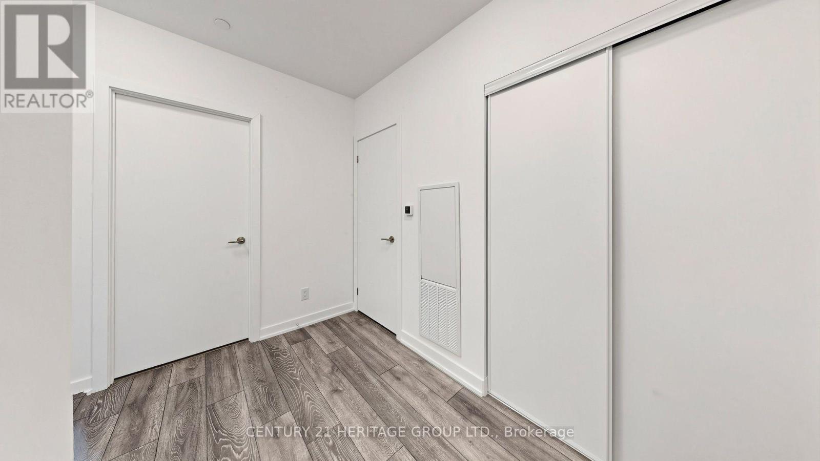#622 8888 YONGE STREET - 26