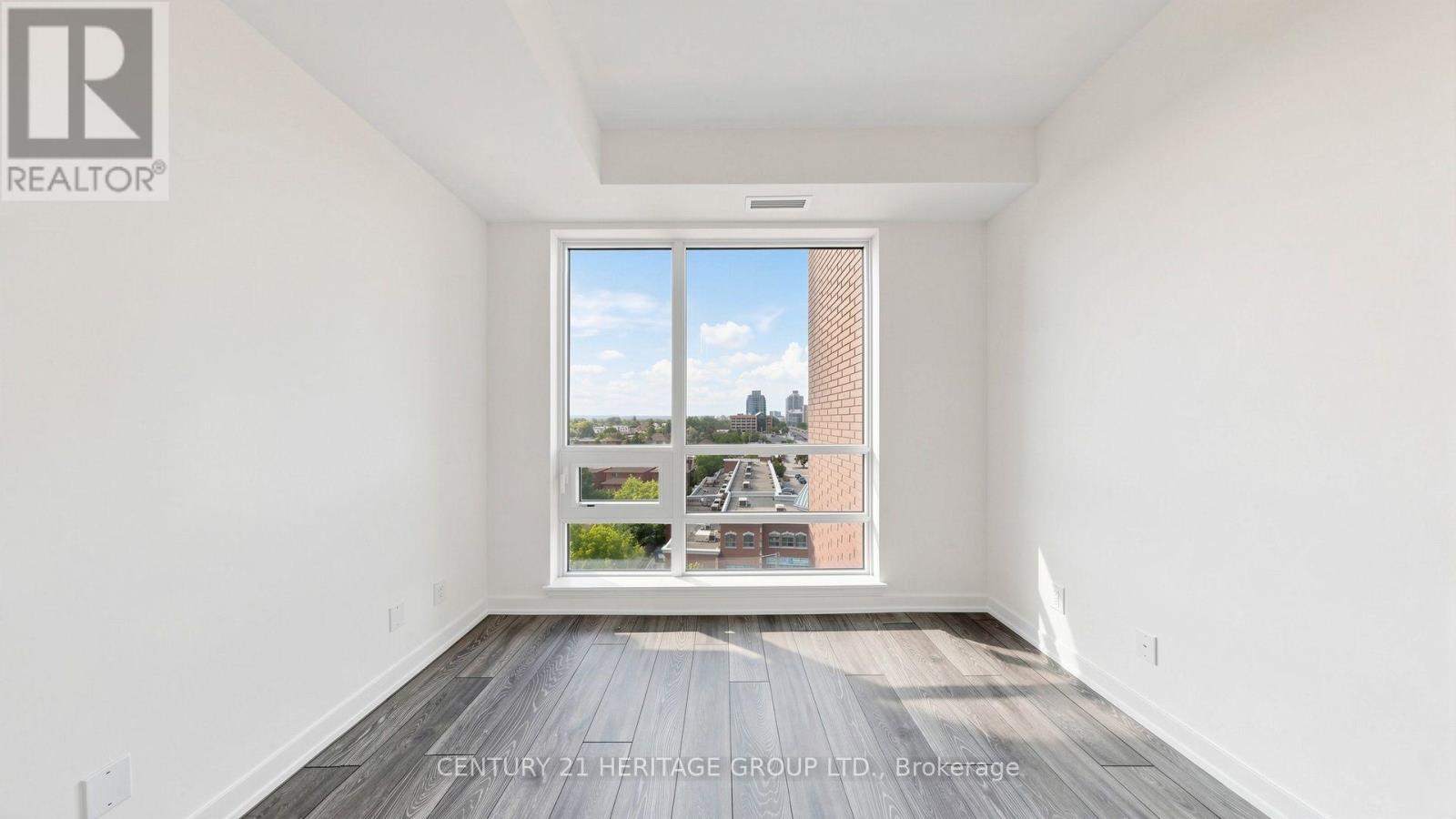 #622 8888 YONGE STREET - 5