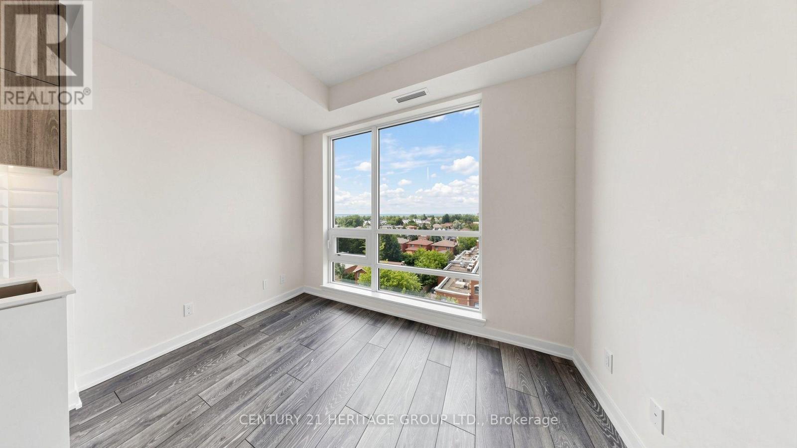 #622 8888 YONGE STREET - 7