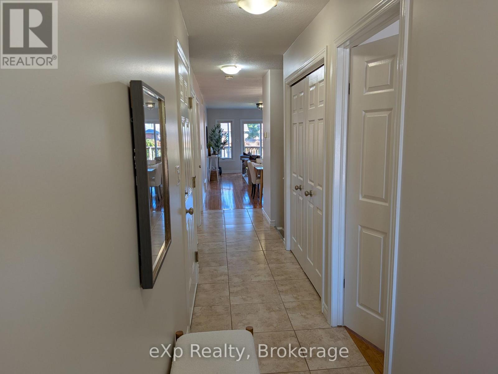 489 DANBY STREET E - 3