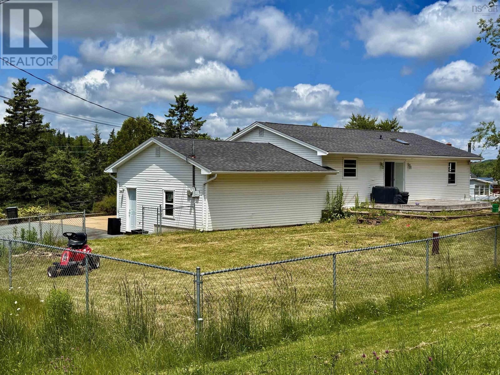 1 Whites Lake Avenue - 6