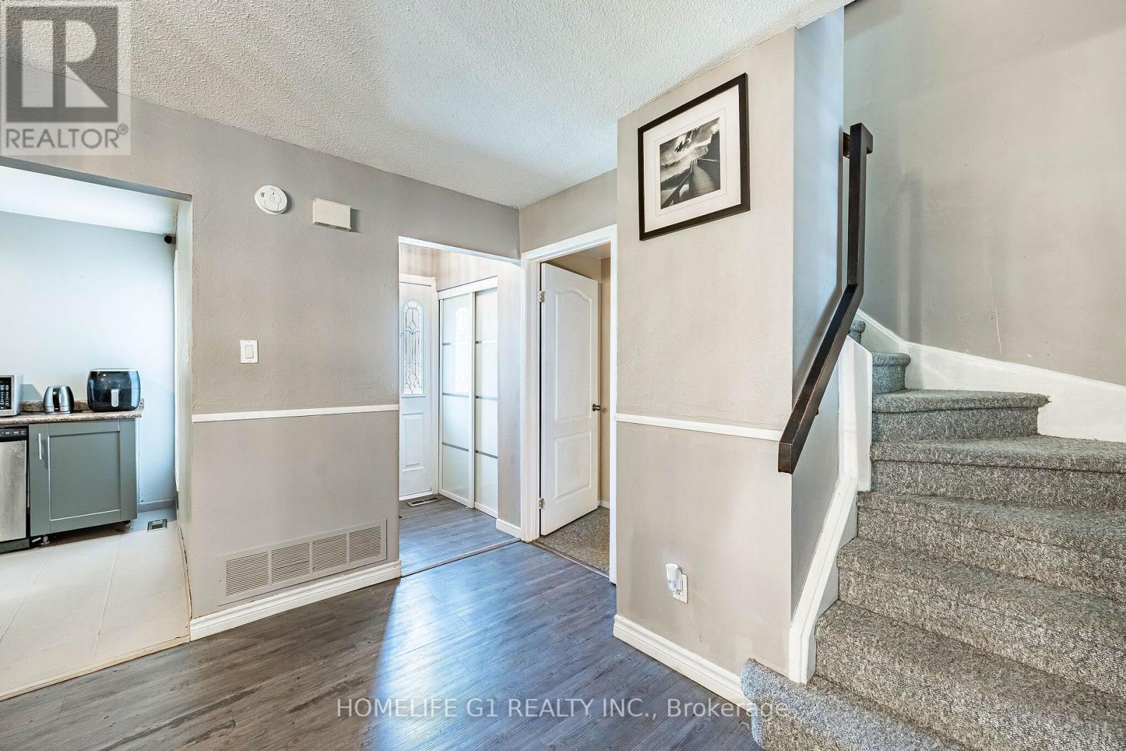 48 THATCHER COURT - 14