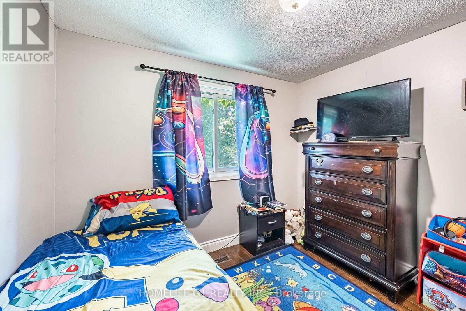 48 THATCHER COURT - 21