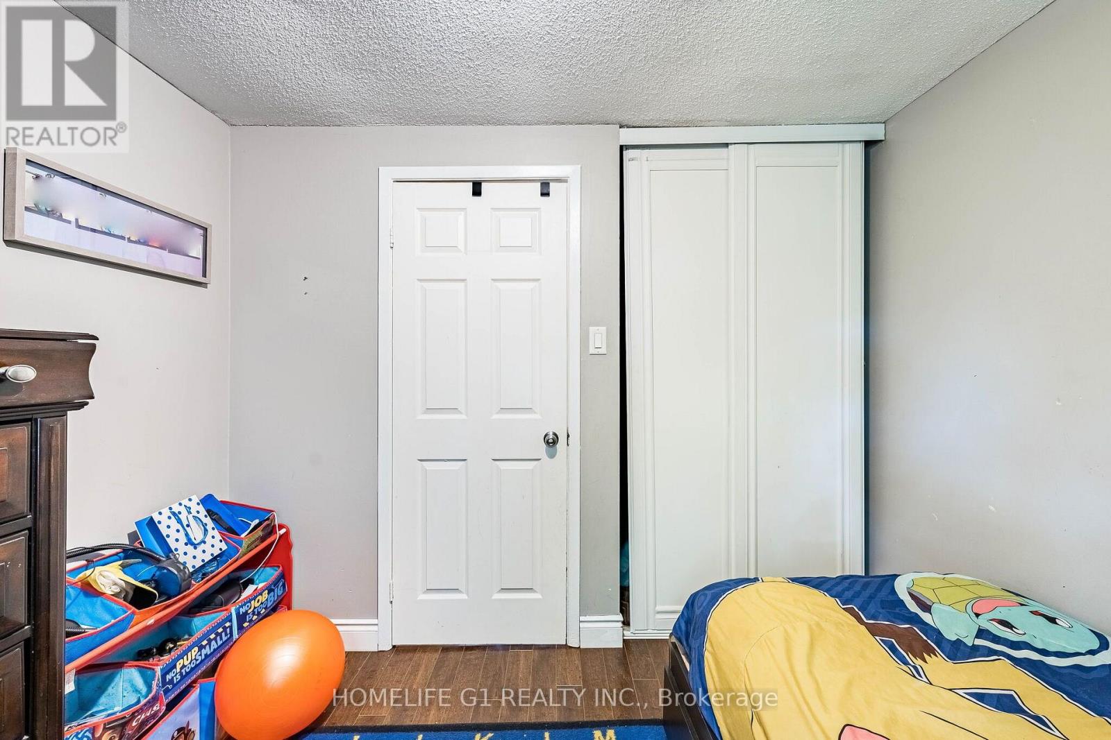 48 THATCHER COURT - 22