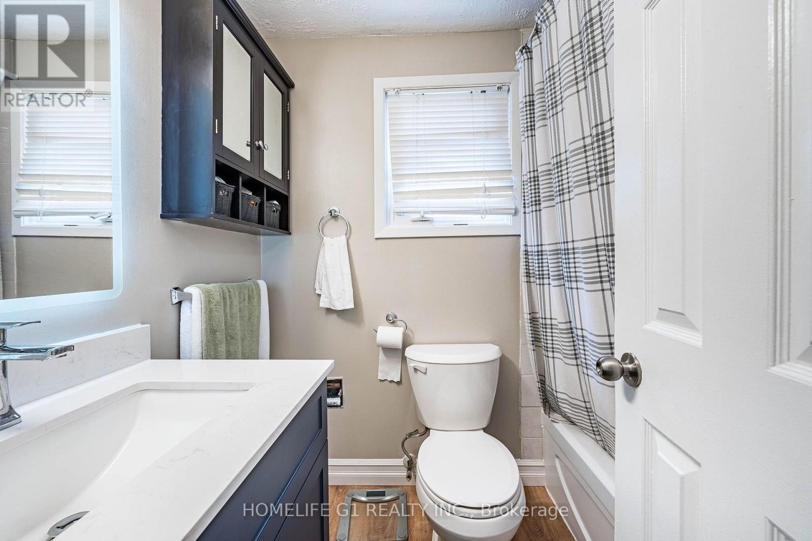 48 THATCHER COURT - 23