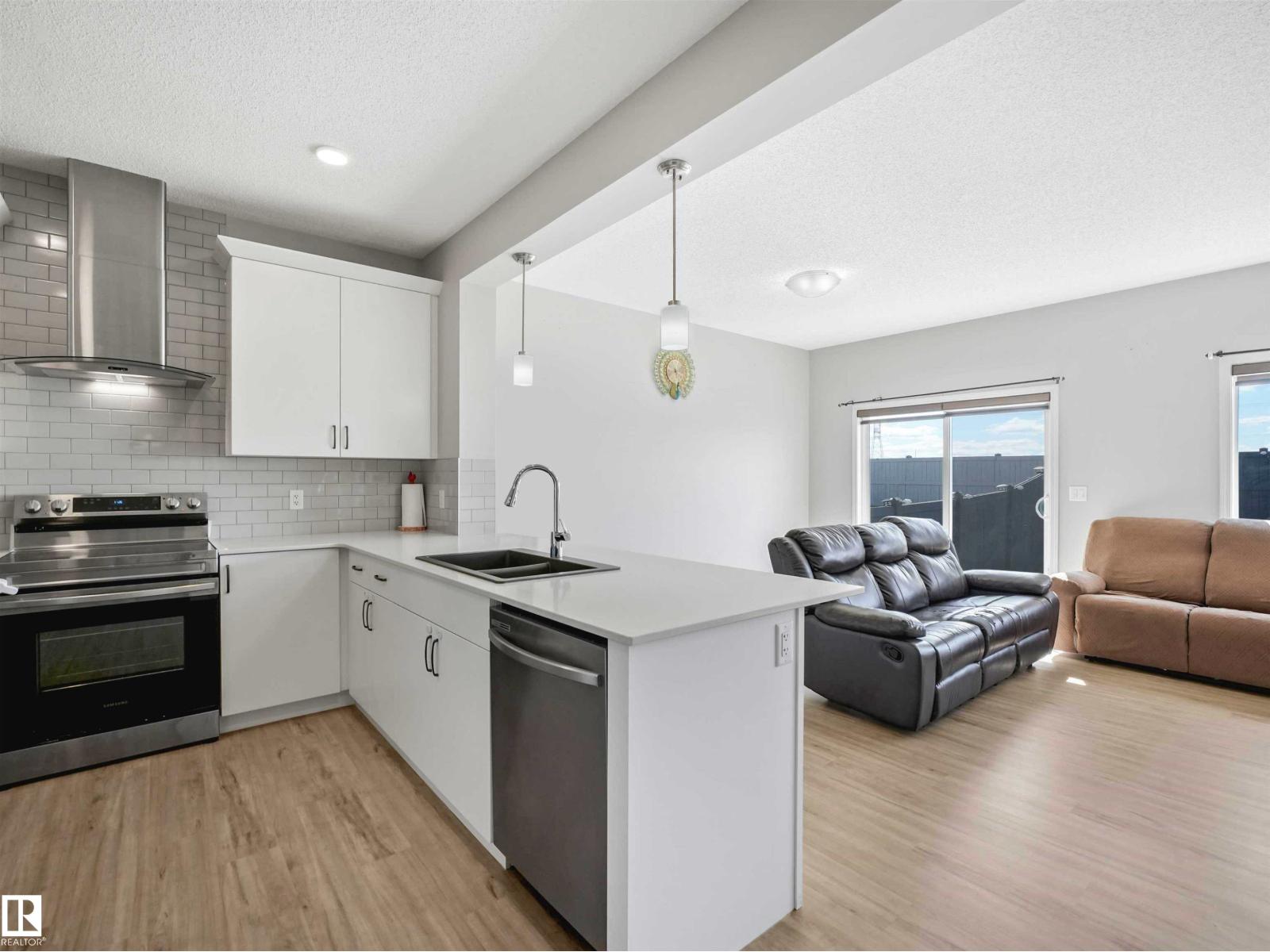 2435 12 AV NW - 30