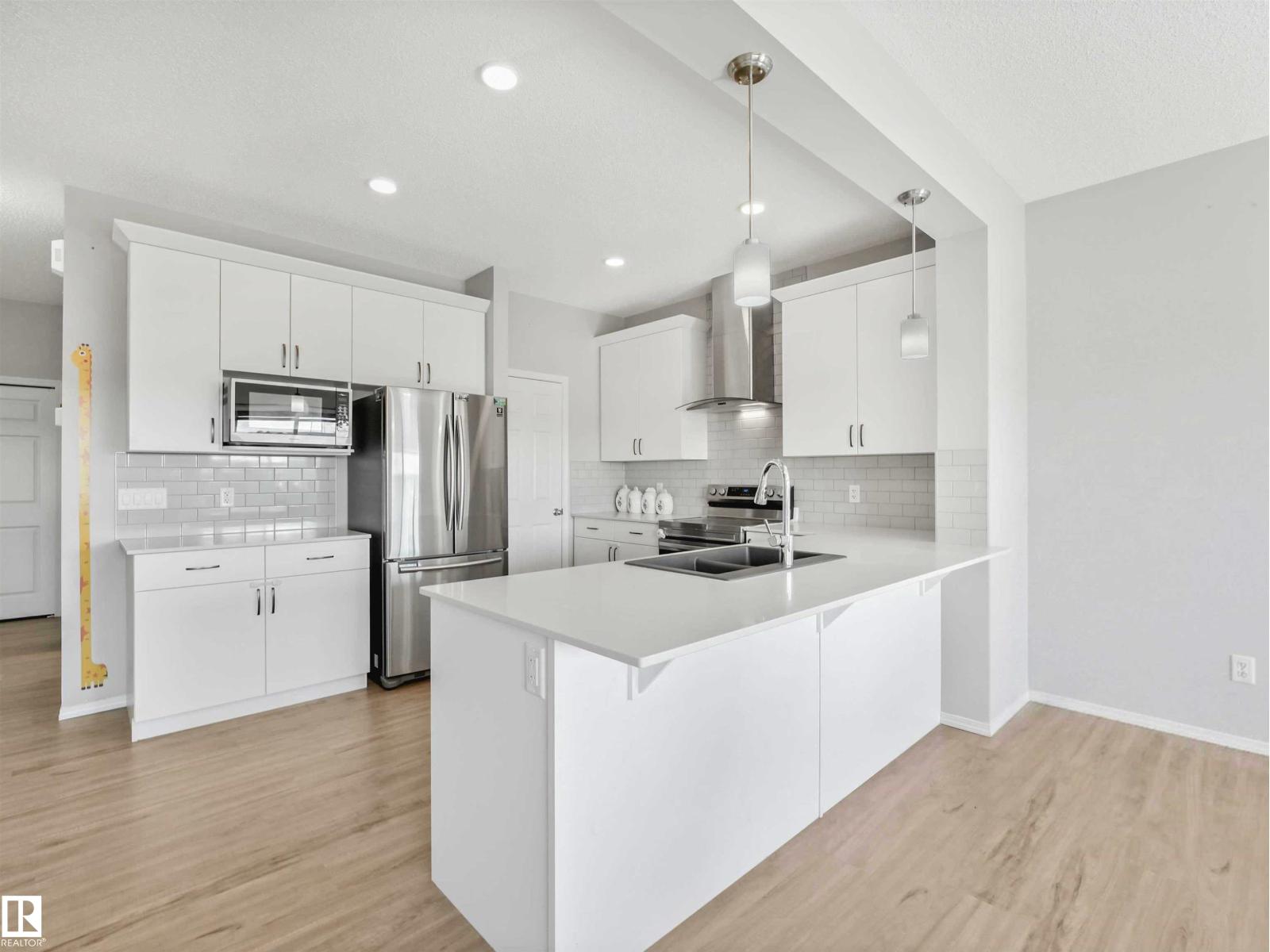 2435 12 AV NW - 36