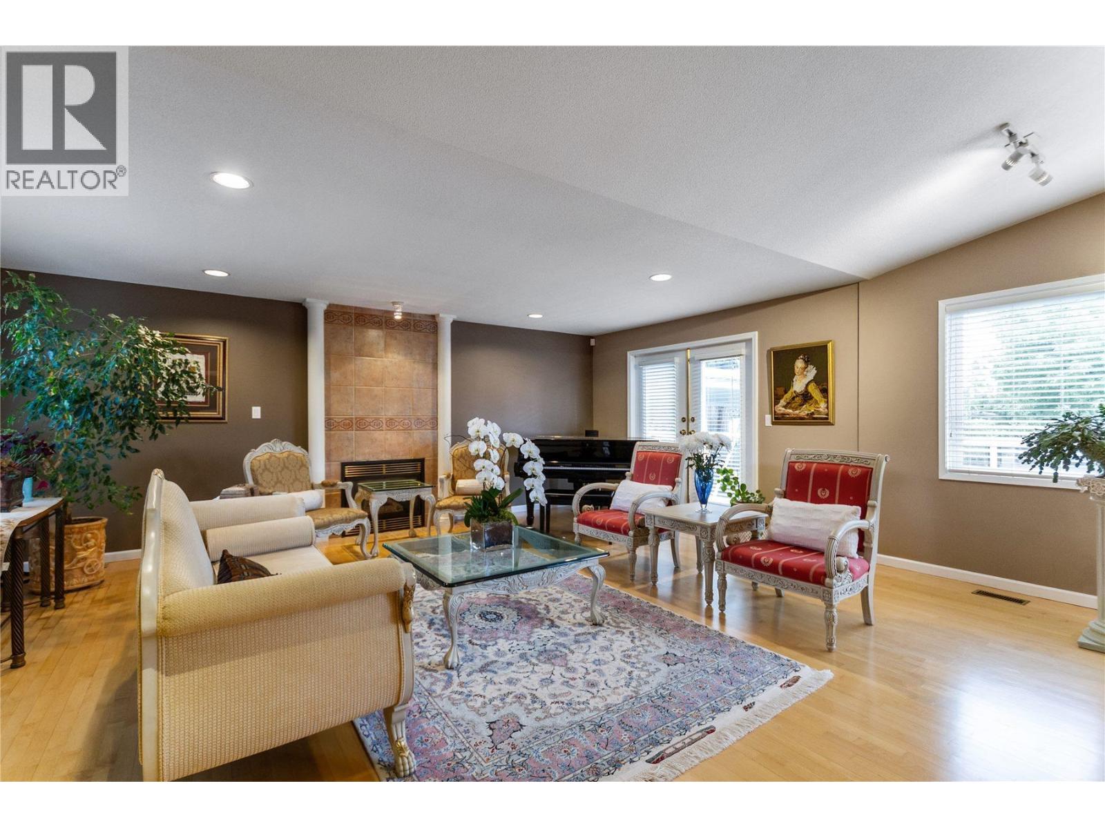 936 CAITHNESS CRESCENT, Port Moody