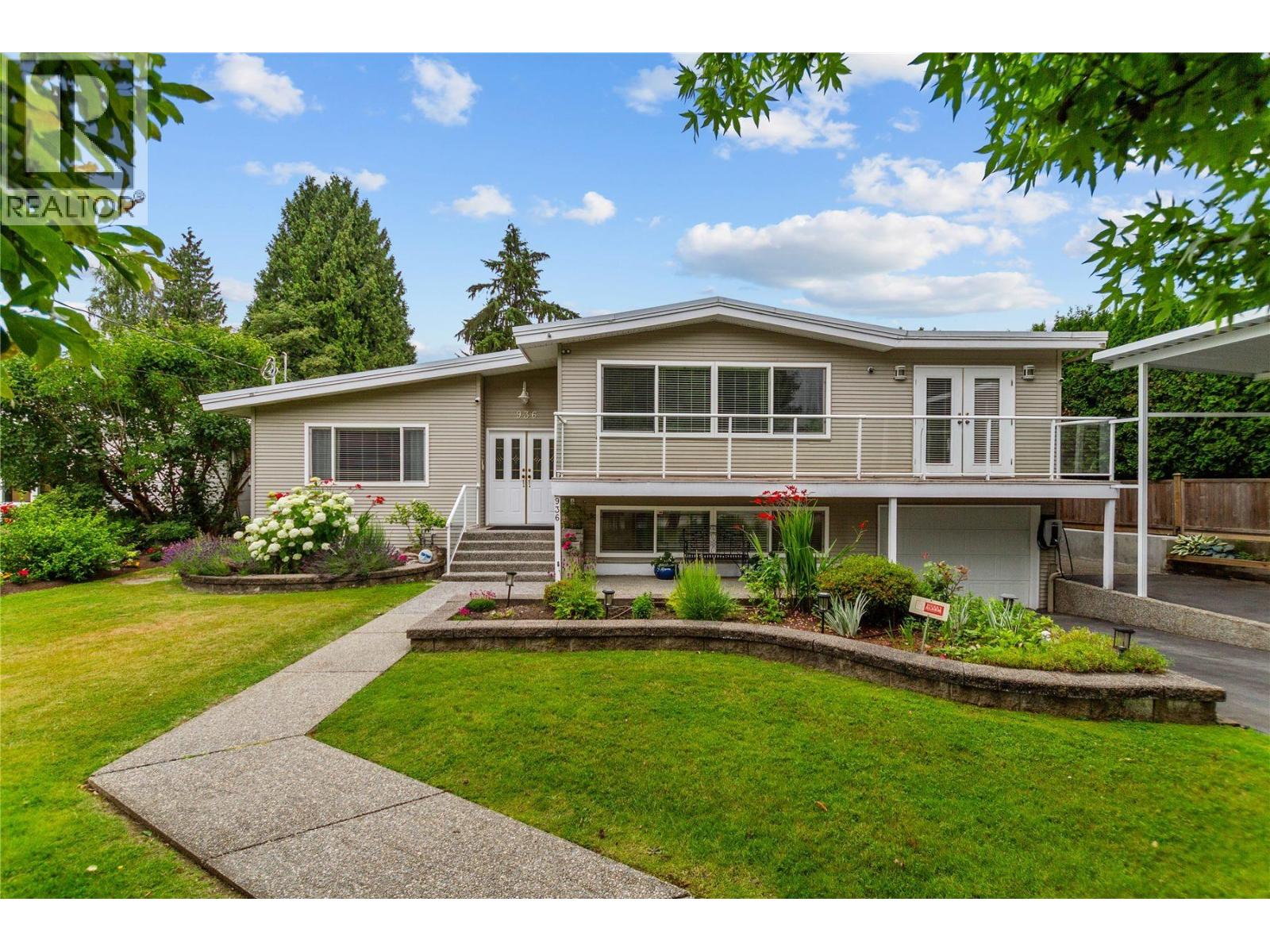 936 CAITHNESS CRESCENT, Port Moody