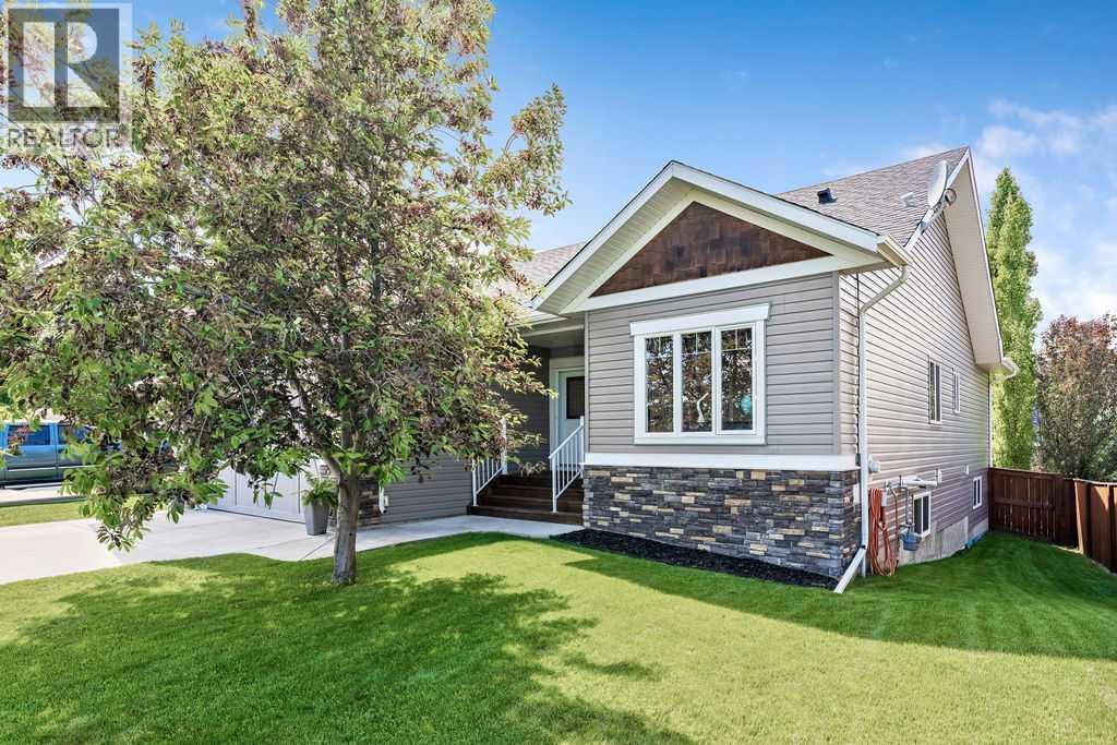 709 3 Street SW - 2