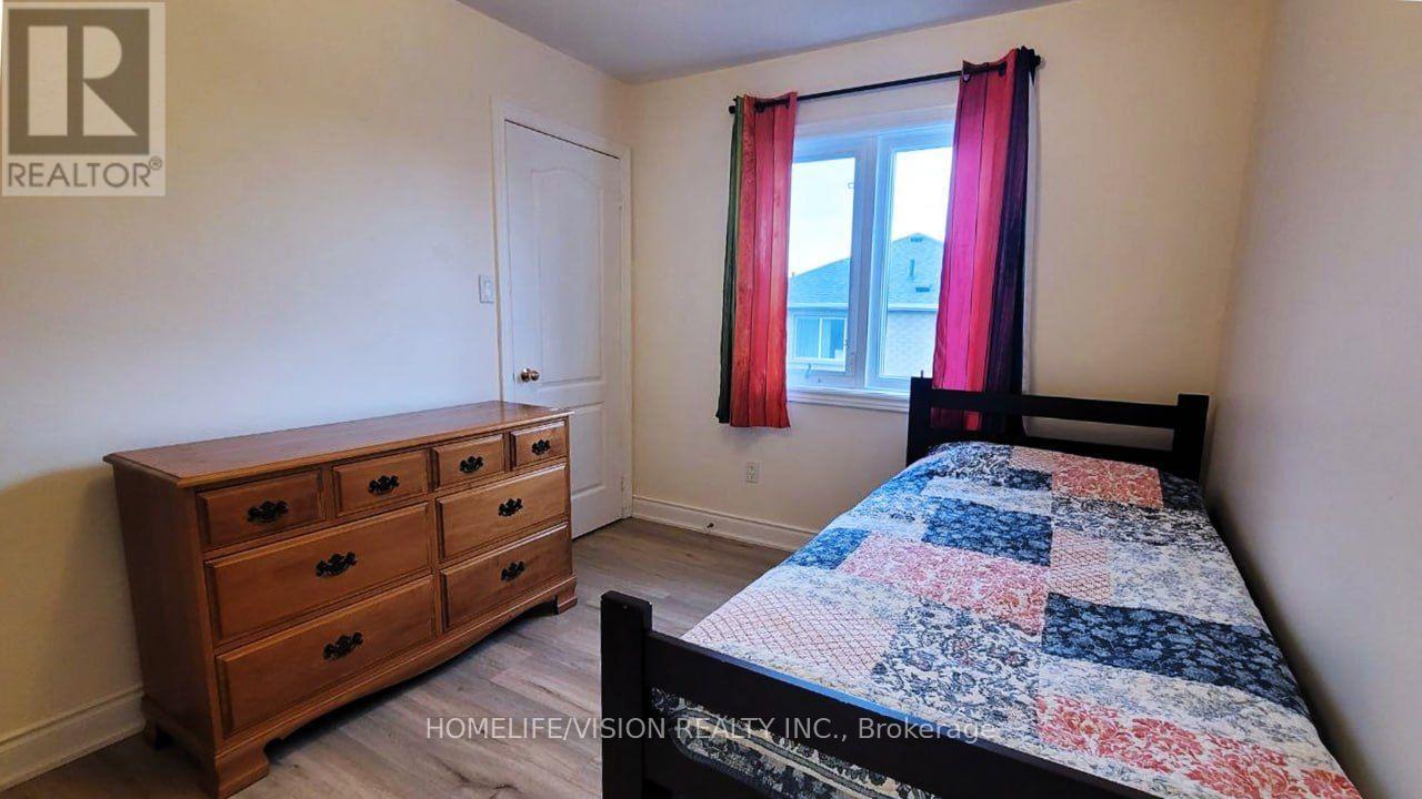 11 CHRISTEPHEN CRESCENT - 14