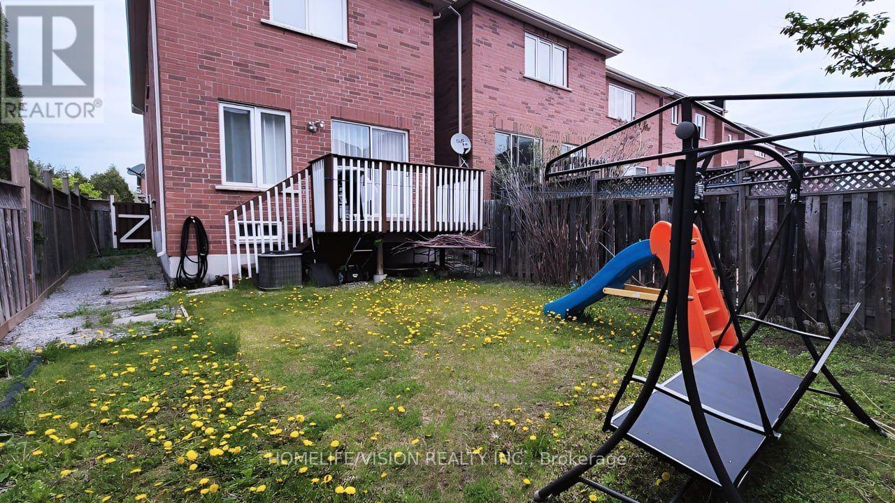 11 CHRISTEPHEN CRESCENT - 22