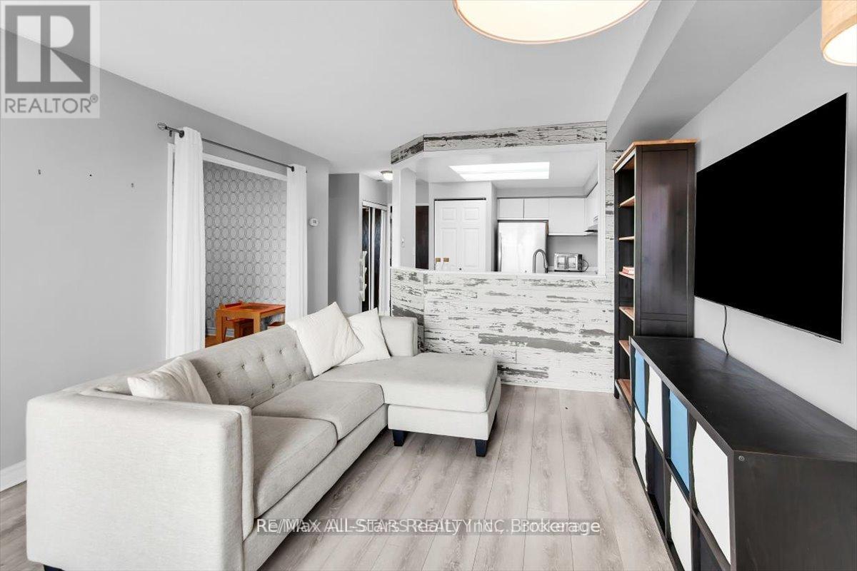 #1002 711 ROSSLAND ROAD E - 12