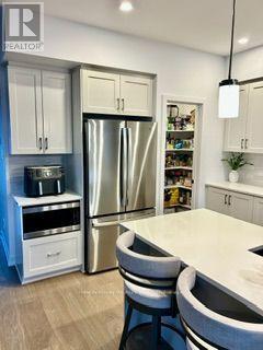 159 WABIKON CRESCENT S - 11