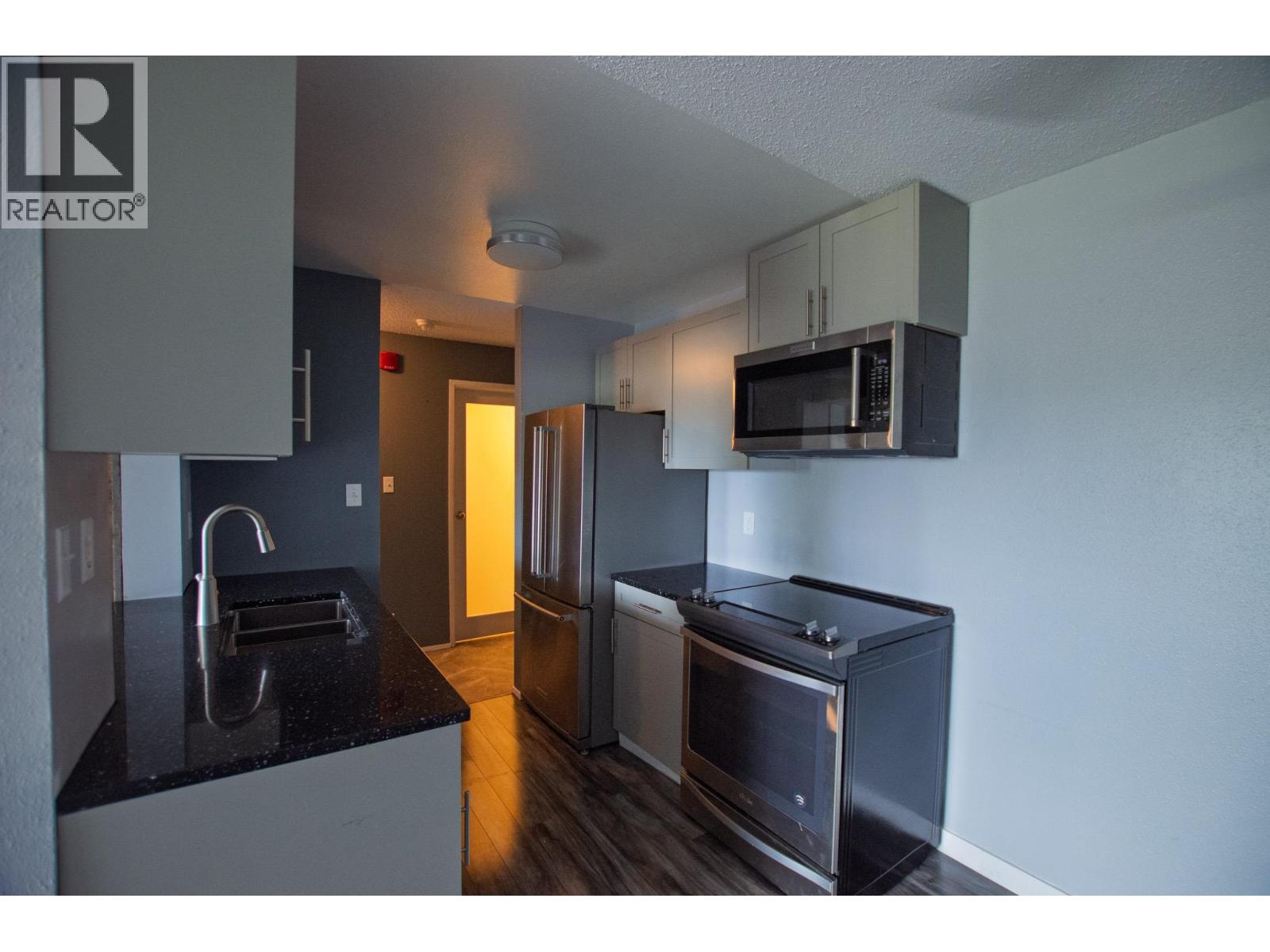 #215 392 KILLOREN CRESCENT - 4