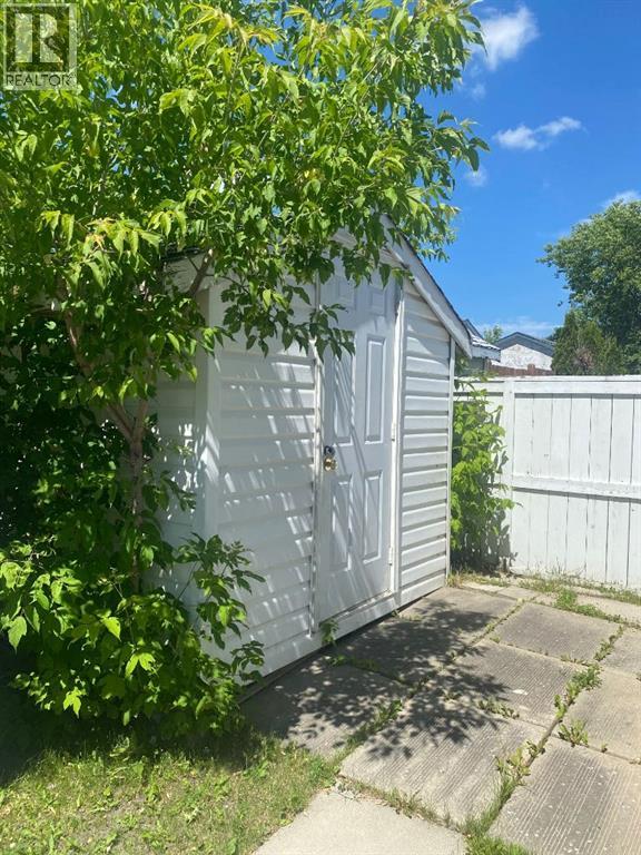 818, 6834 59 Avenue - 15