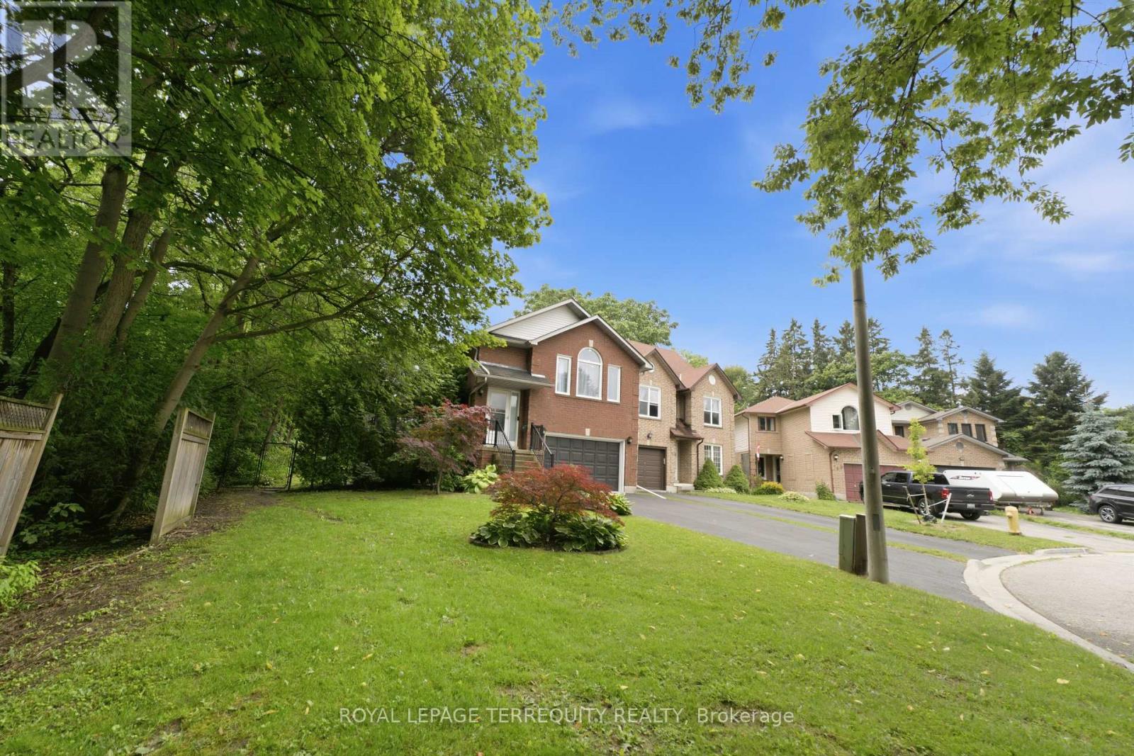 48 BORLAND COURT - 2