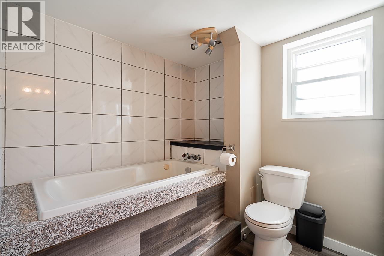50 EAST 10TH AVENUE, New Westminster