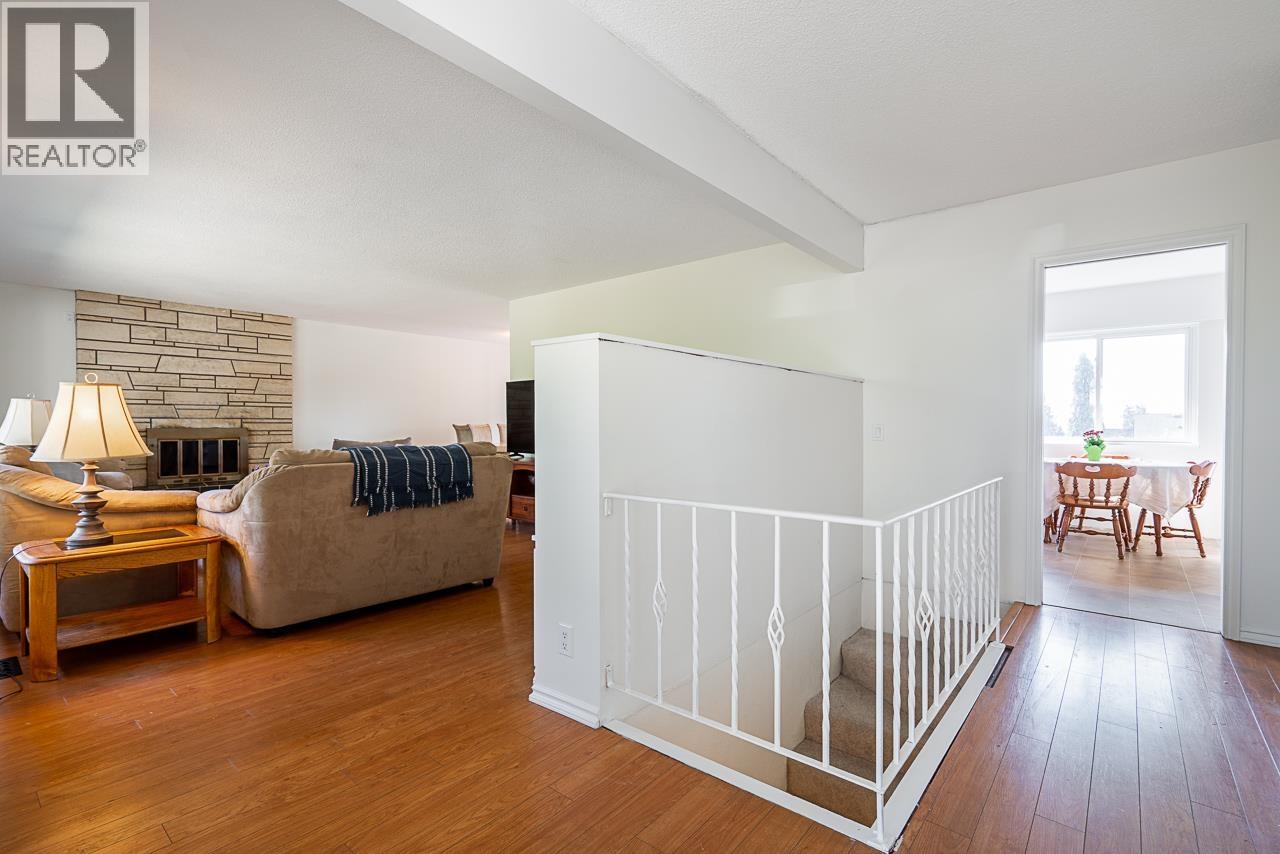 50 EAST 10TH AVENUE, New Westminster