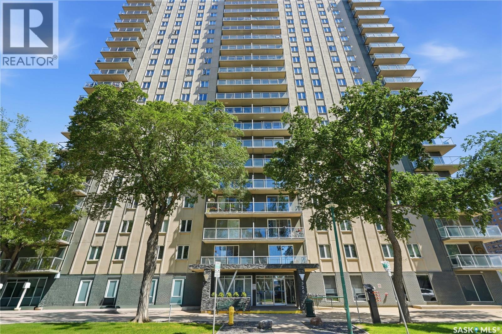 #205 320 5th AVENUE N - 1