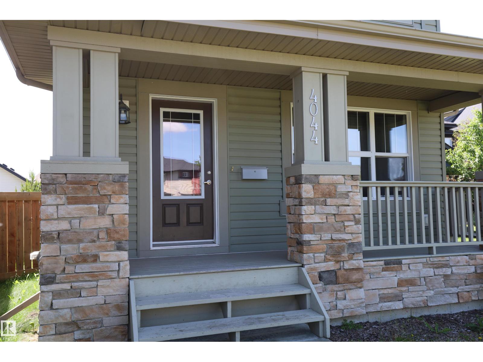 4044 ALEXANDER WY SW - 2