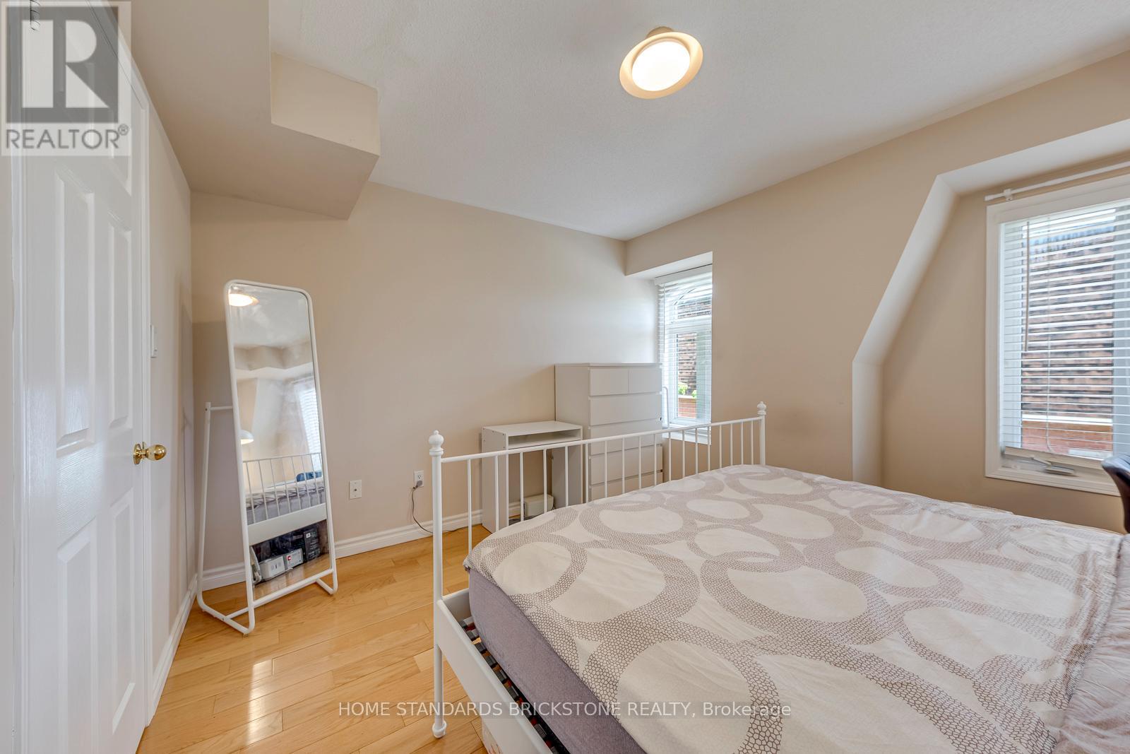 #291 306 JOHN STREET - 13