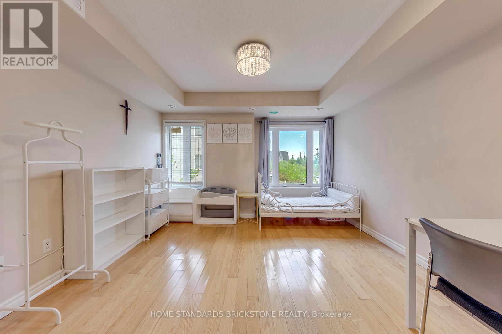 #291 306 JOHN STREET - 9