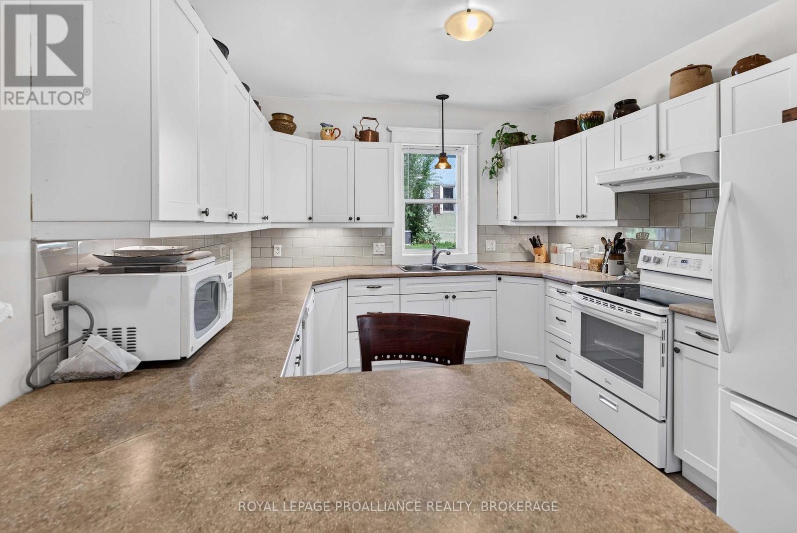 166 ALMA AVENUE - 18