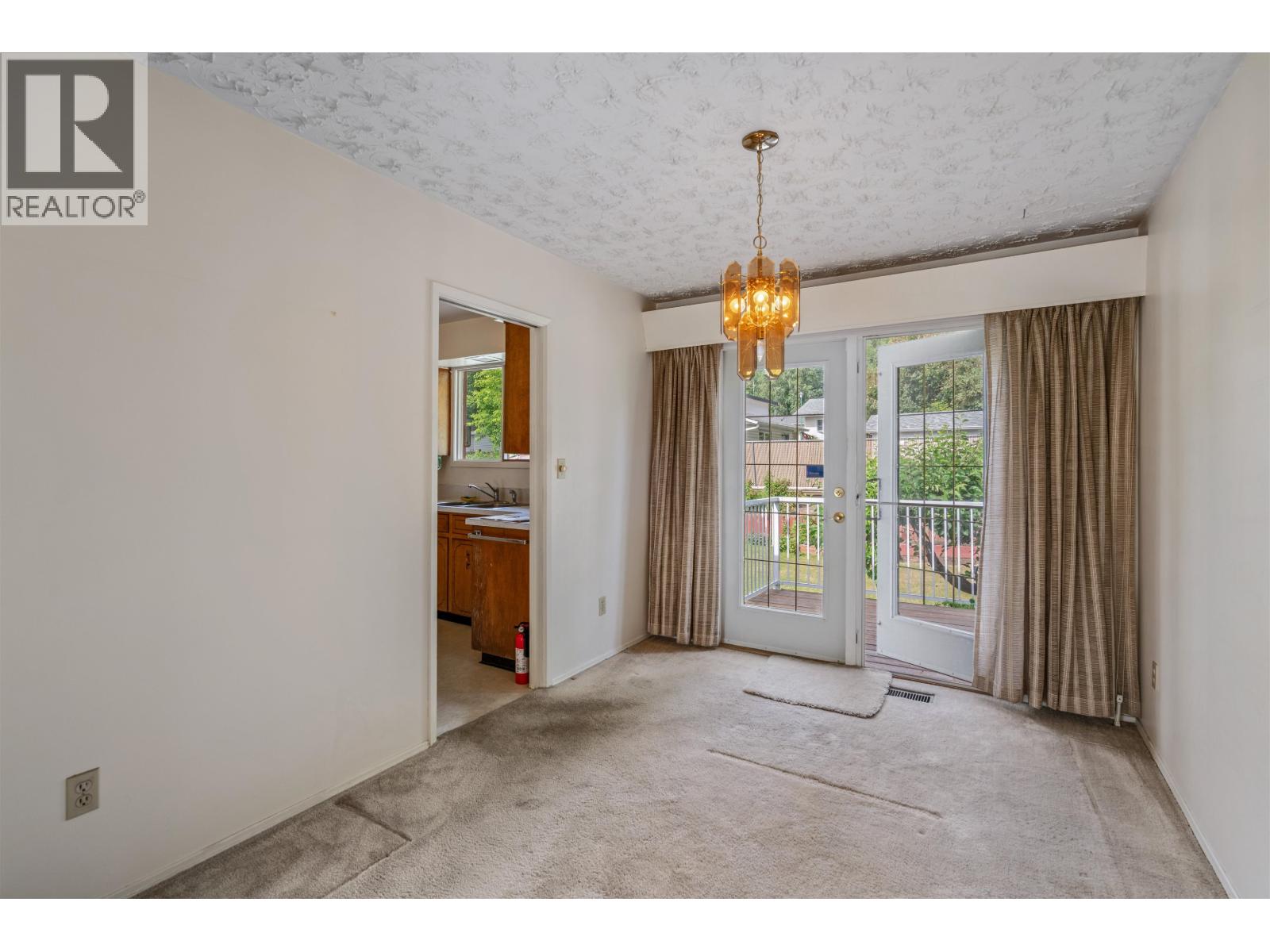 931 LIMESTONE CRESCENT - 5