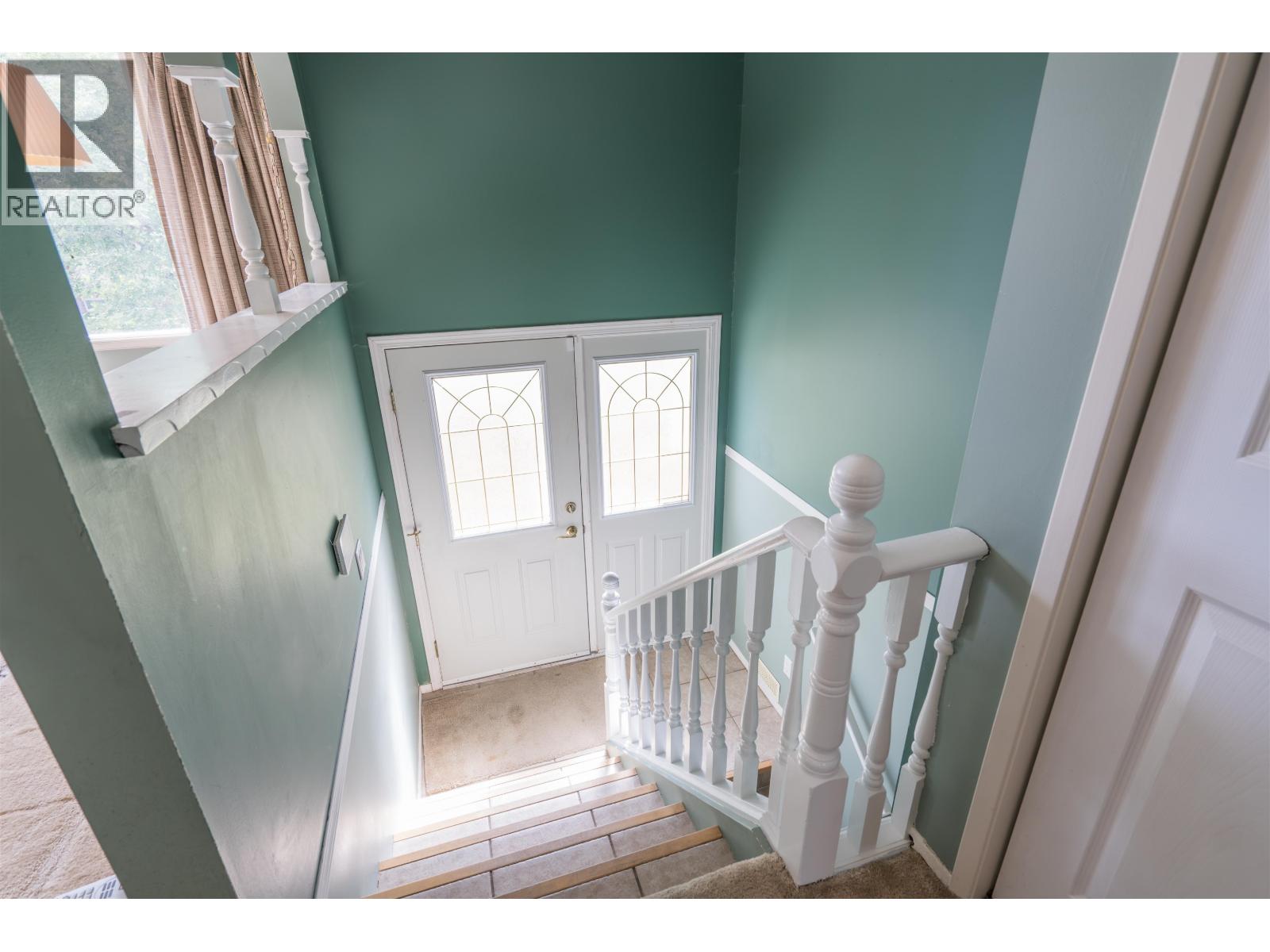 931 LIMESTONE CRESCENT - 3