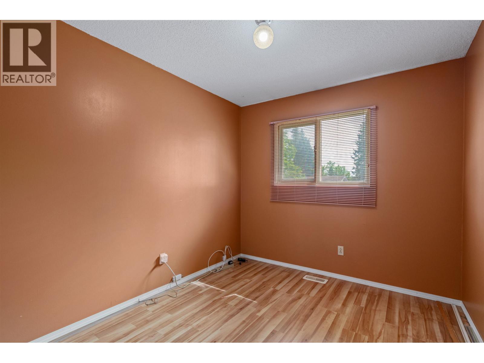 931 LIMESTONE CRESCENT - 10