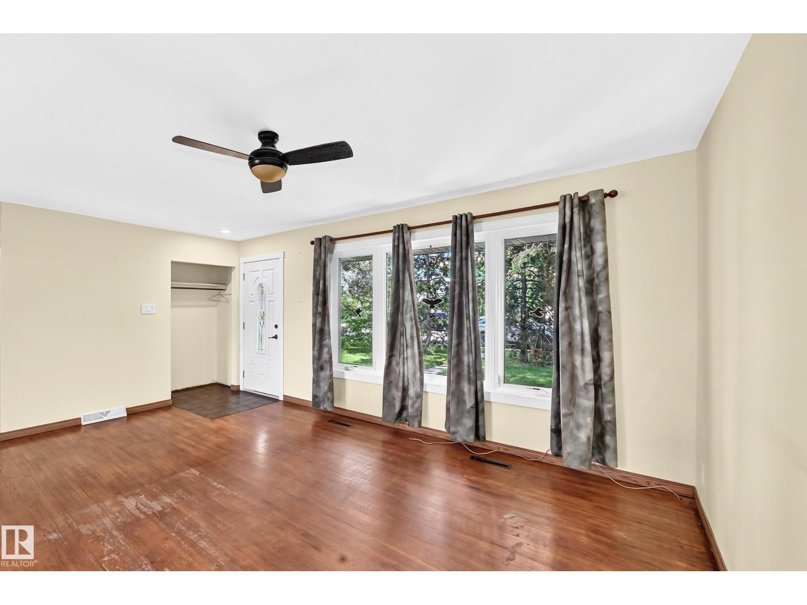 7032 81 ST NW - 10
