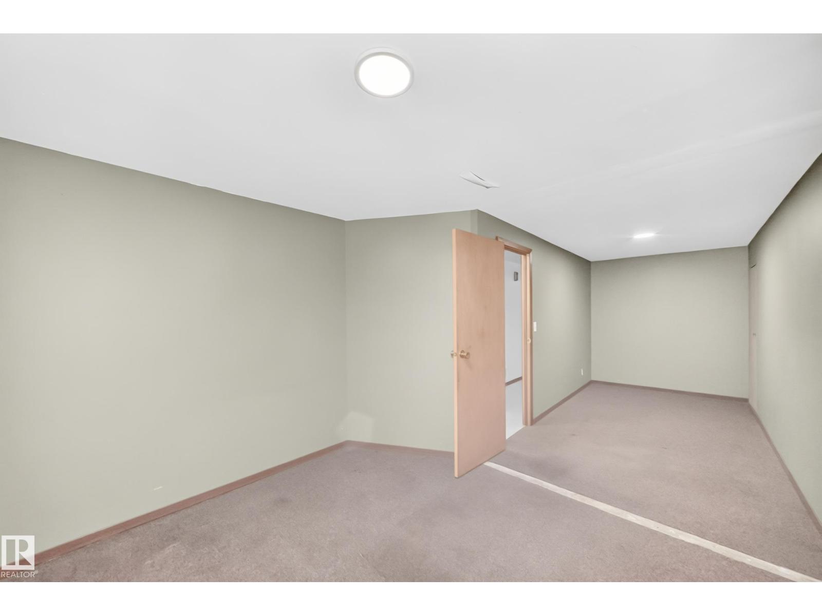 7032 81 ST NW - 24