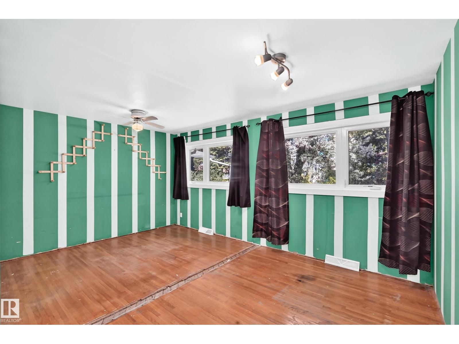 7032 81 ST NW - 12