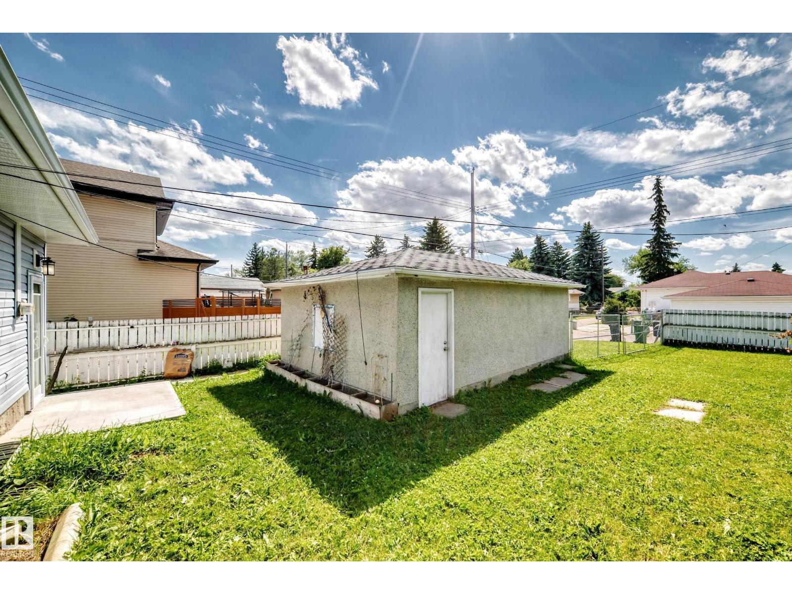 7032 81 ST NW - 29