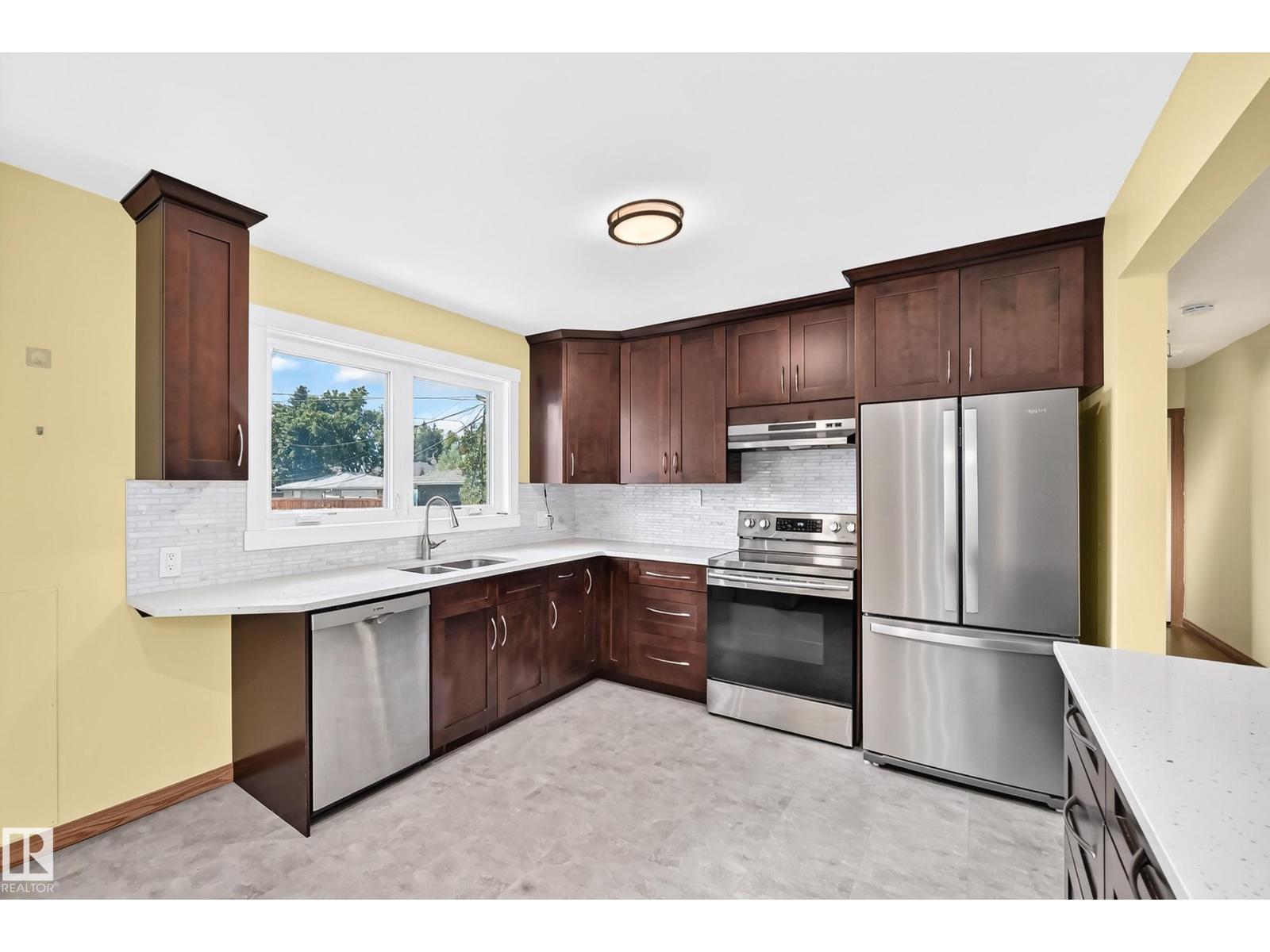 7032 81 ST NW - 3