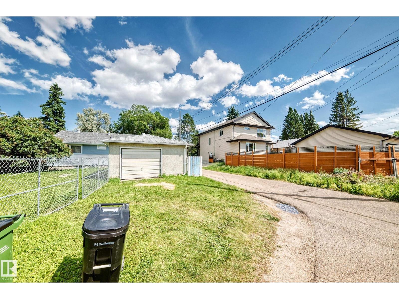 7032 81 ST NW - 33
