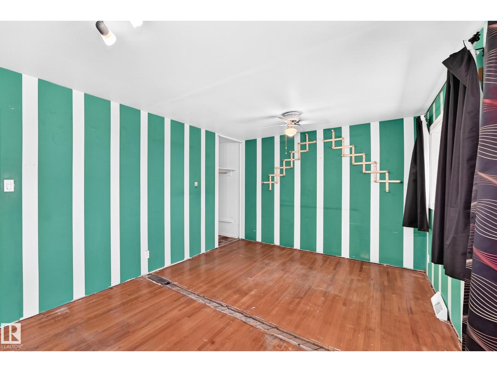 7032 81 ST NW - 13