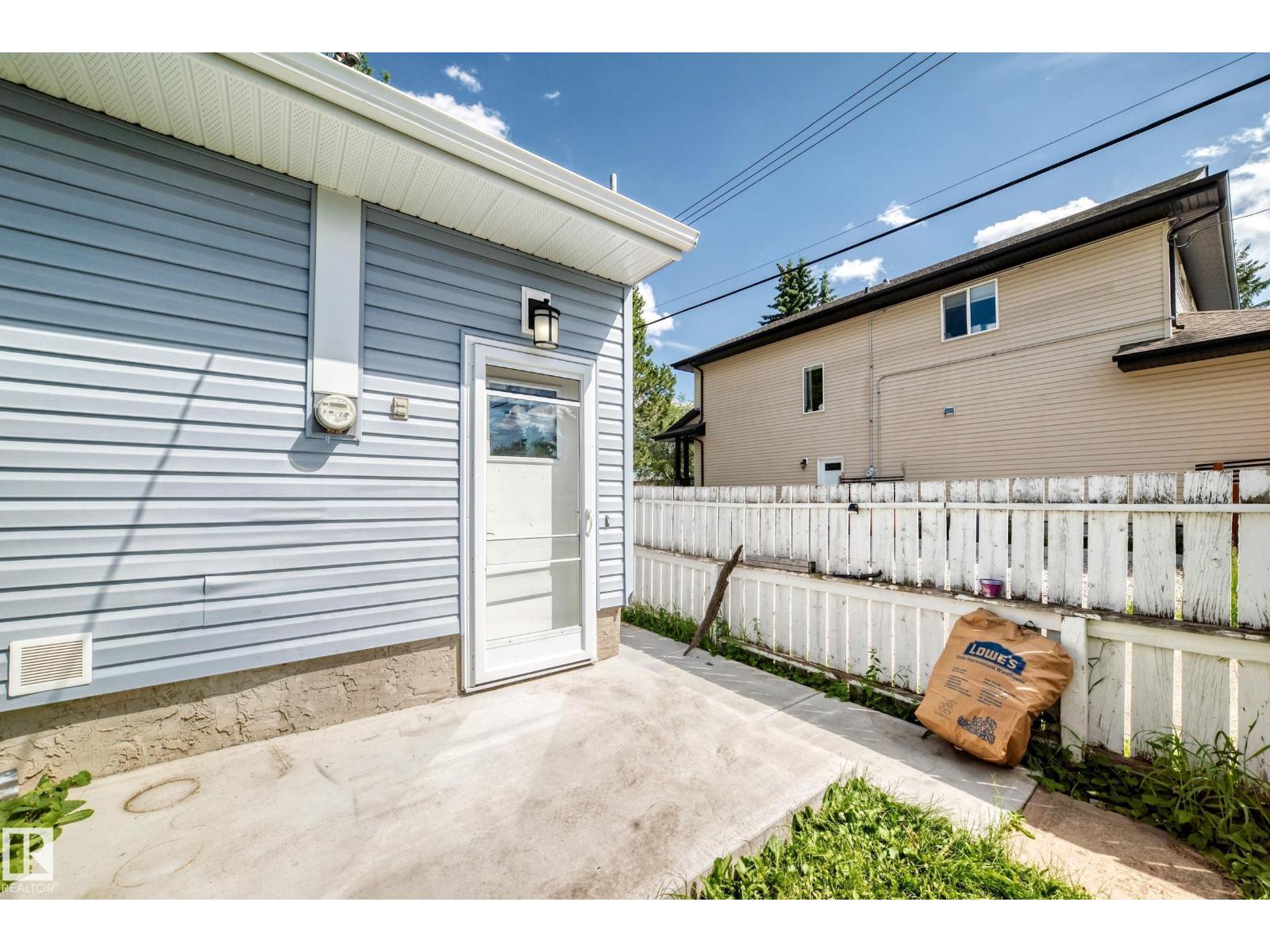 7032 81 ST NW - 28