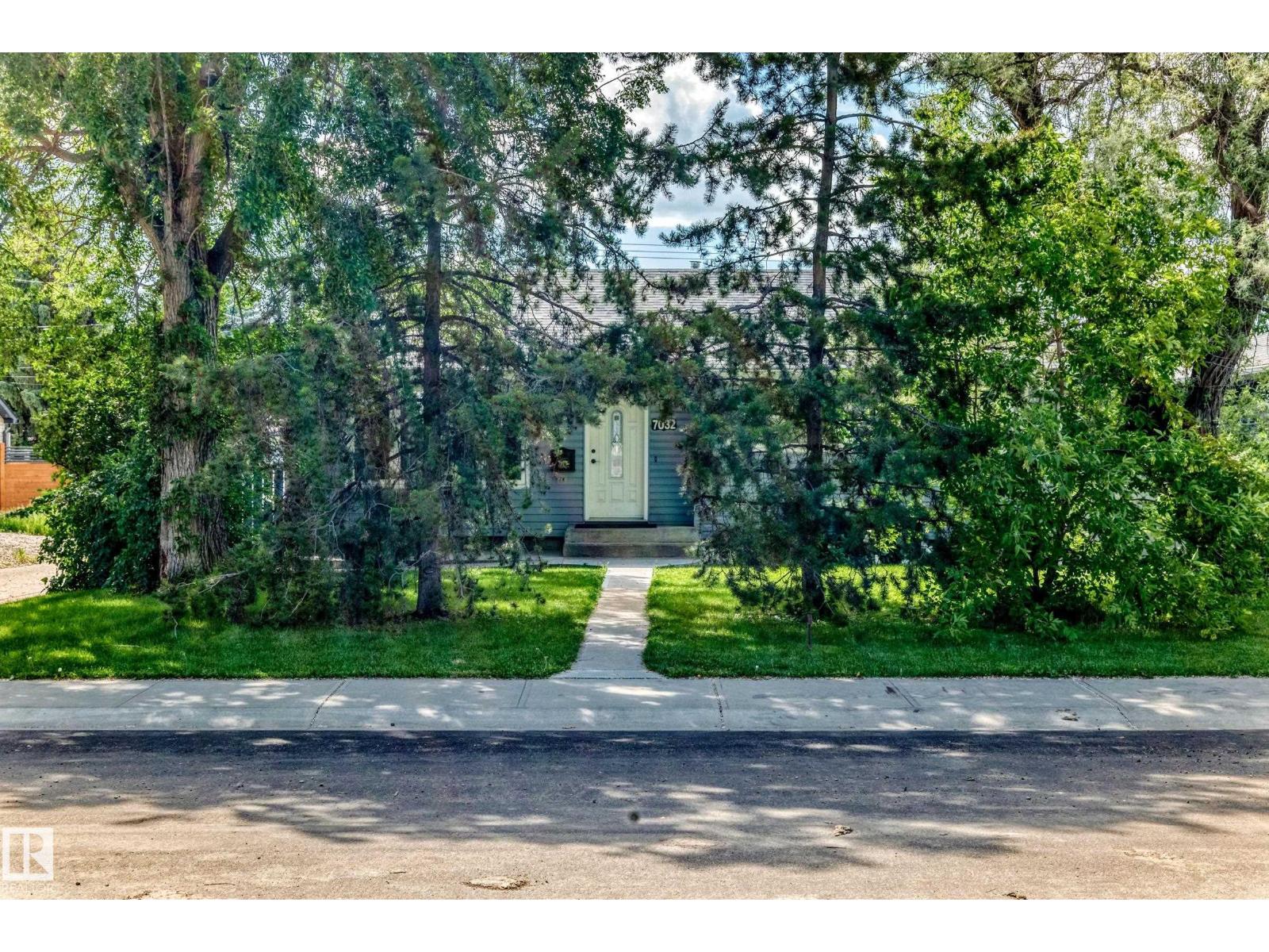 7032 81 ST NW - 36