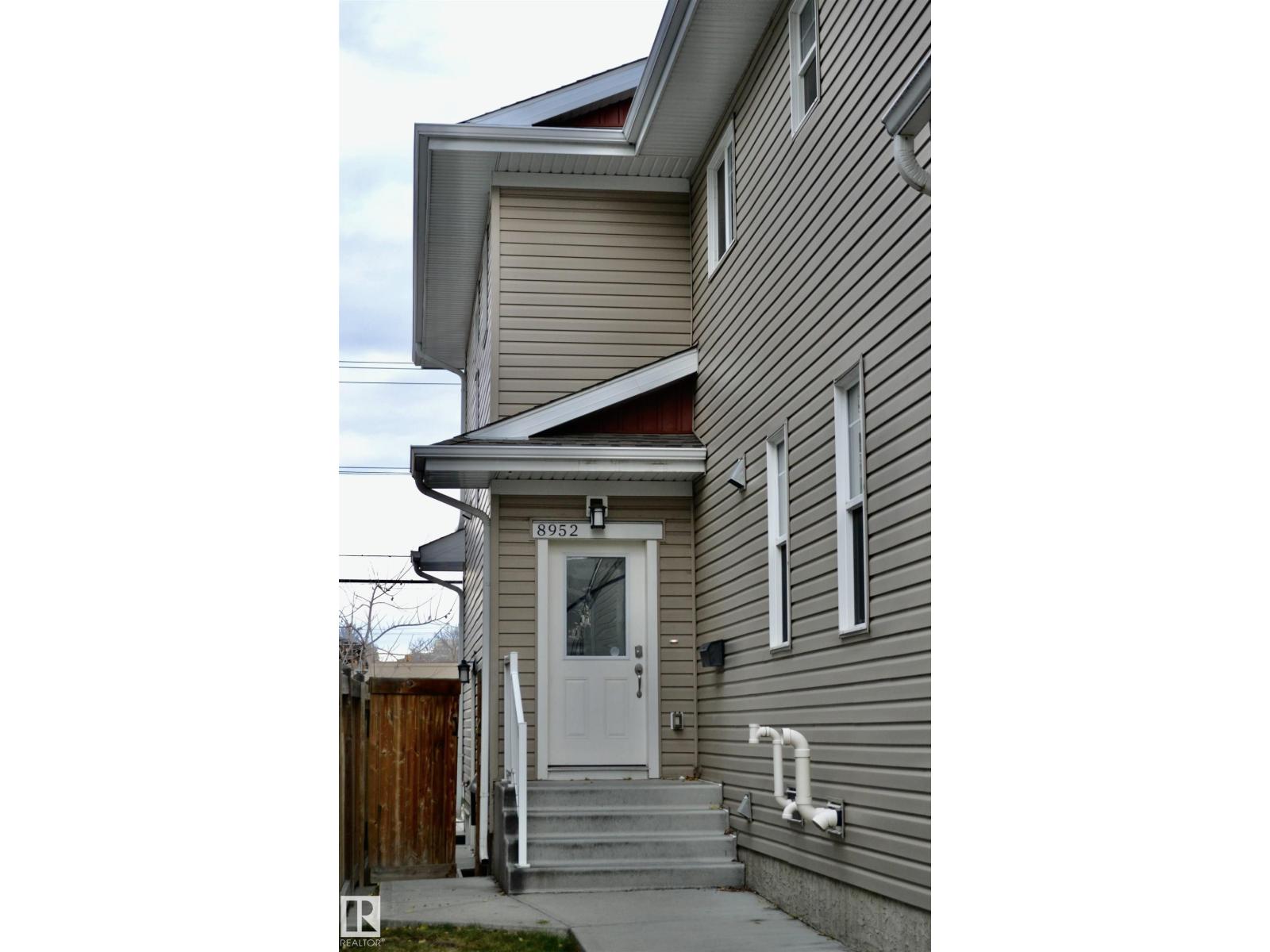 8952 81 AV NW - 1