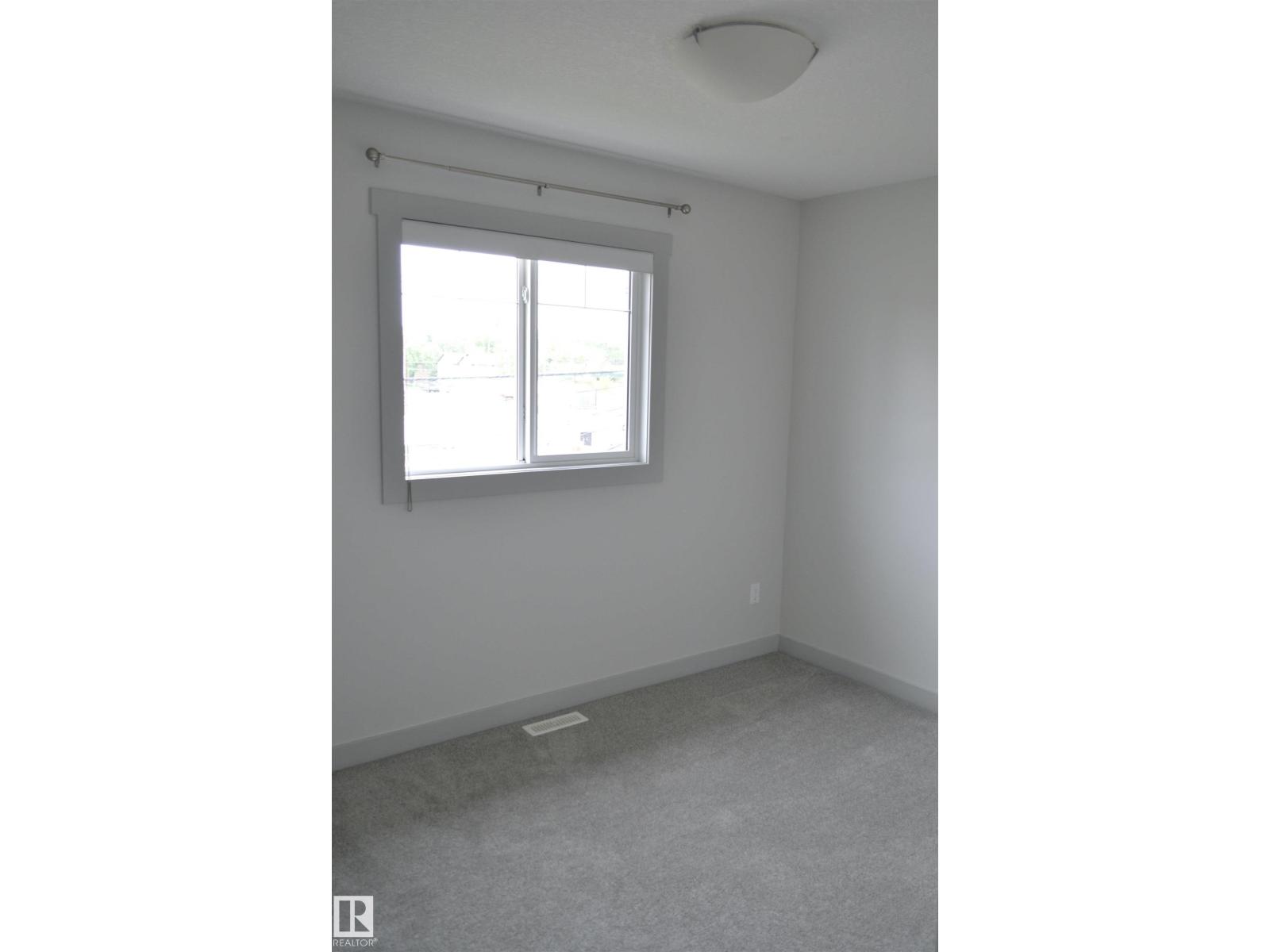 8952 81 AV NW - 32