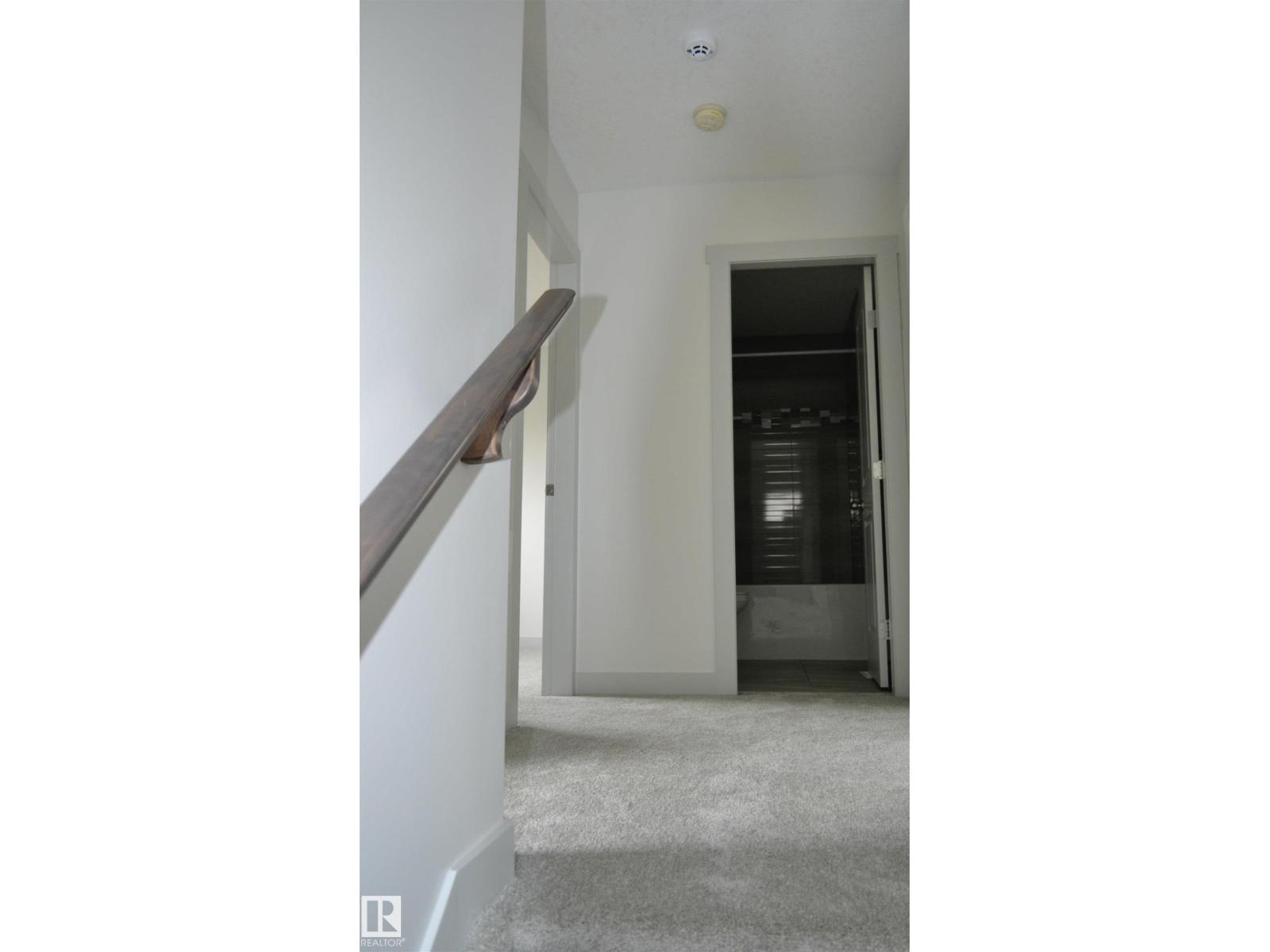 8952 81 AV NW - 11